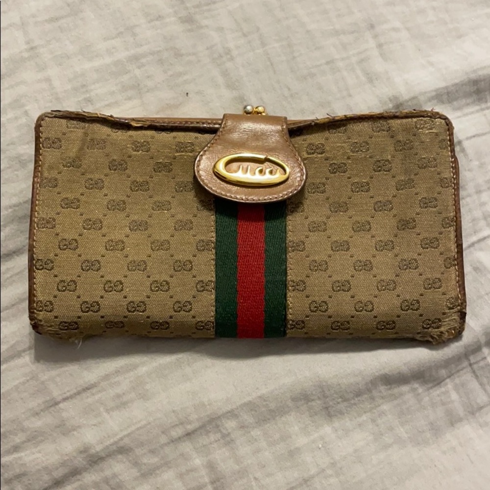Vintage Gucci wallet